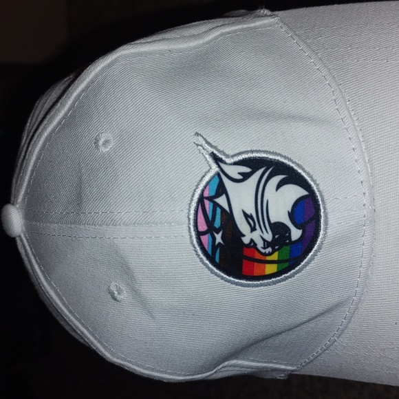 Minnesota Lynx Pride Hat Cap WNBA White Rainbow Brim Adjustable Strapback - Picture 3 of 8